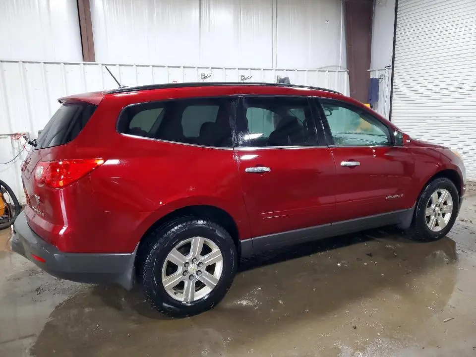2010 CHEVROLET TRAVERSE LT  