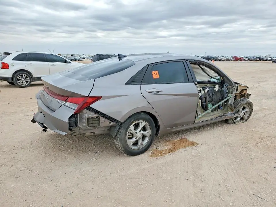 2023 HYUNDAI ELANTRA SE  