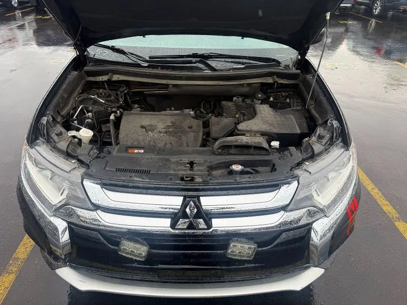 2018 MITSUBISHI OUTLANDER ES  