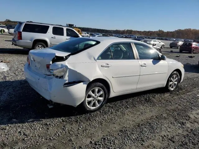 2011 TOYOTA CAMRY SE  