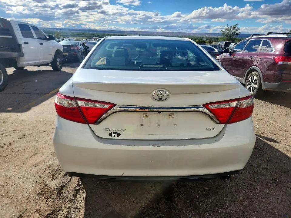 2017 TOYOTA CAMRY SE  