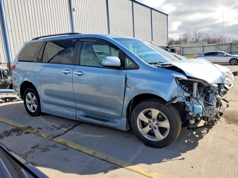 2017 TOYOTA SIENNA LE MOBILITY 7-PASSENGER  