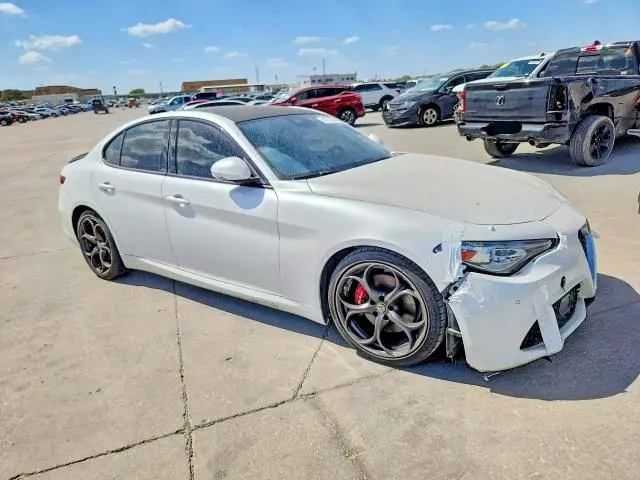 2017 ALFA ROMEO GIULIA TI  