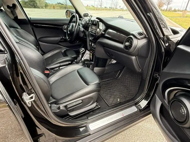 2016 MINI COOPER S  