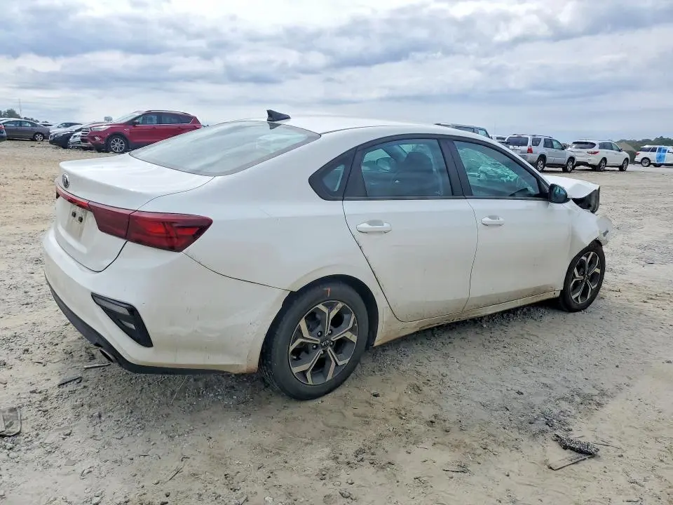2021 KIA FORTE LXS  