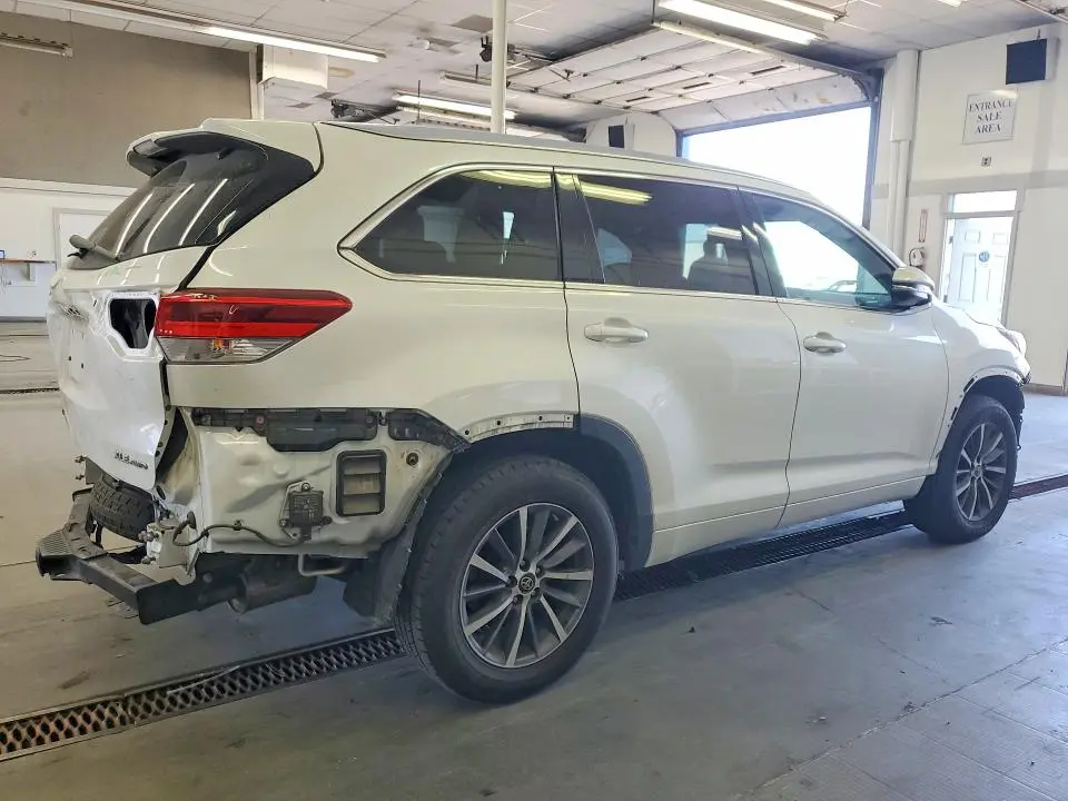 2018 TOYOTA HIGHLANDER XLE  