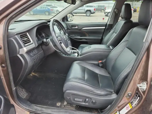 2019 TOYOTA HIGHLANDER SE  