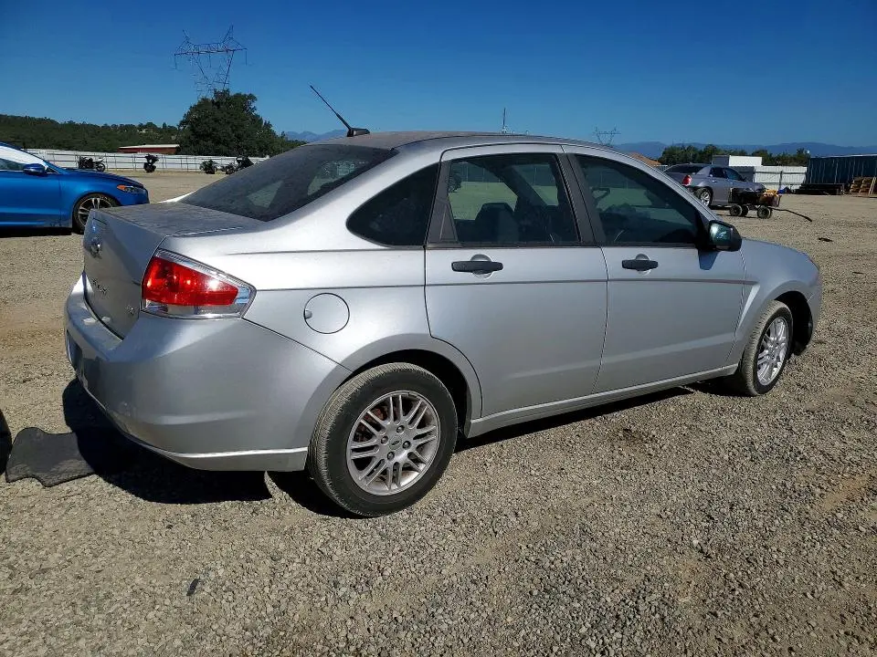 2010 FORD FOCUS SE  