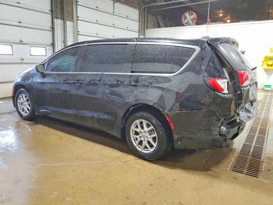 2022 CHRYSLER VOYAGER LX  