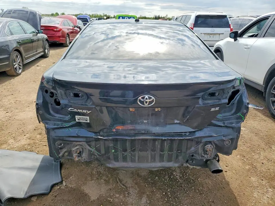 2014 TOYOTA CAMRY SE  