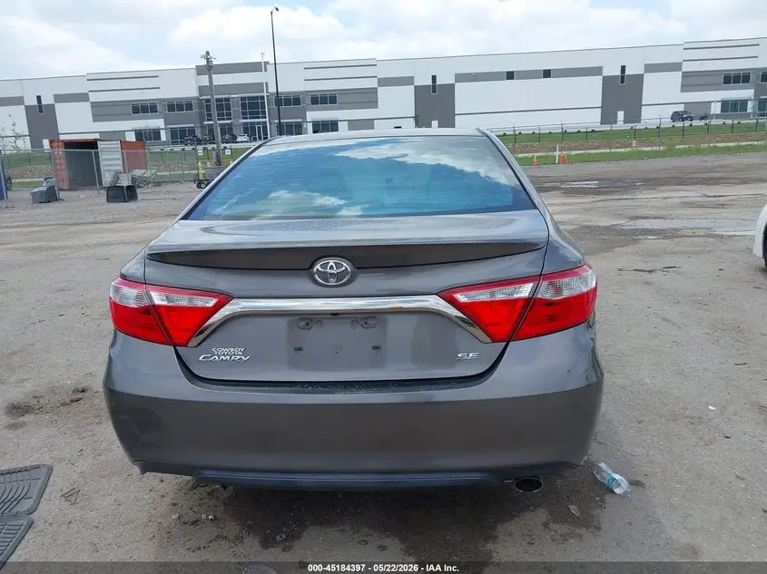 2015 TOYOTA CAMRY SE