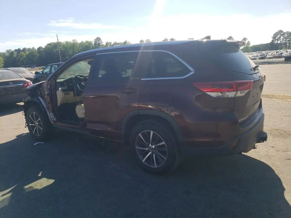2018 TOYOTA HIGHLANDER XLE  