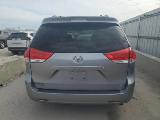 2012 TOYOTA SIENNA XLE  