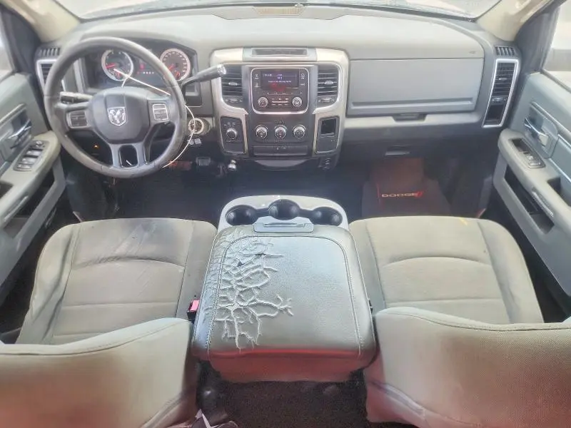 2013 RAM 1500 SLT  