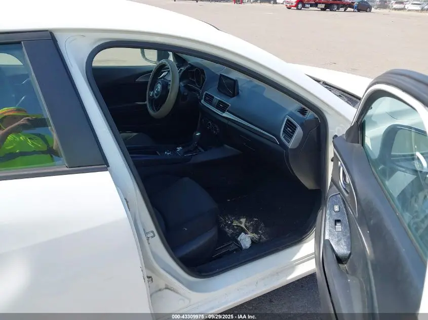 2017 MAZDA MAZDA3 SPORT