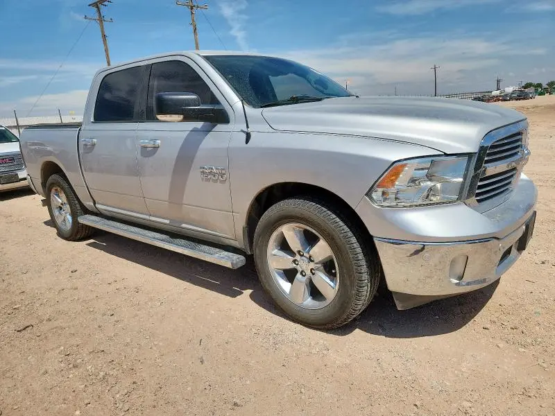 2017 RAM 1500 SLT  