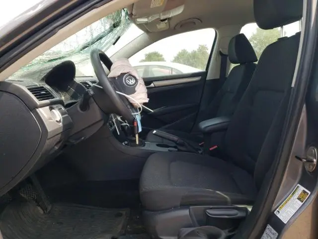 2013 VOLKSWAGEN PASSAT S  