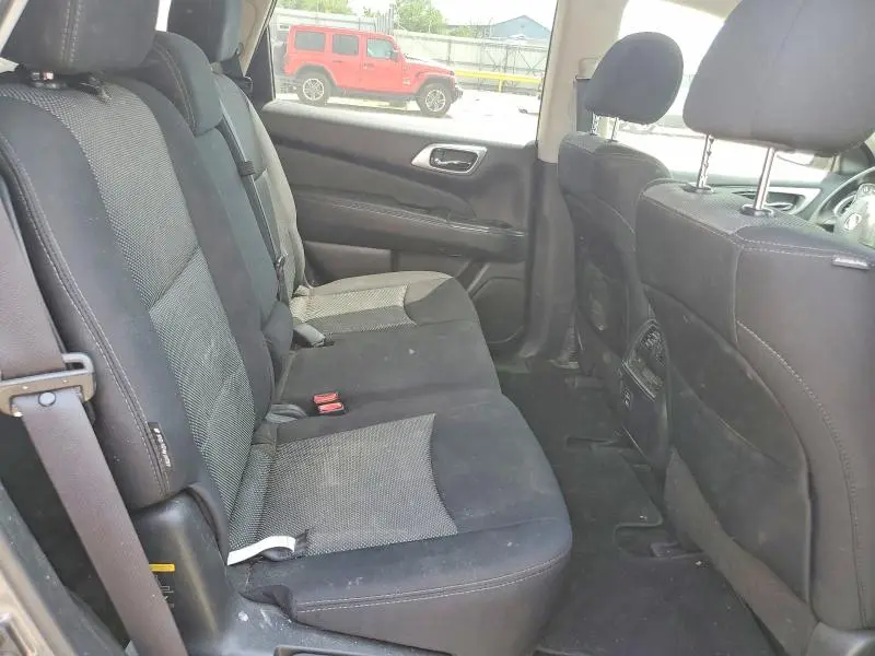 2018 NISSAN PATHFINDER SV  
