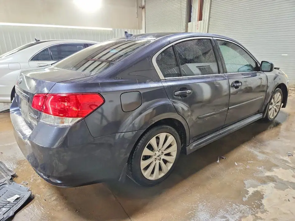 2011 SUBARU LEGACY   