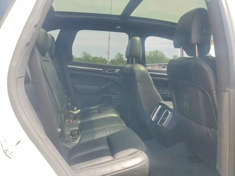 2016 PORSCHE CAYENNE S  