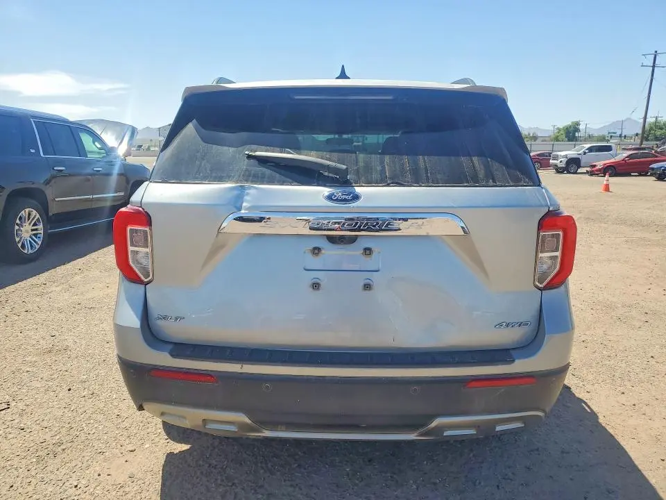 2023 FORD EXPLORER XLT  