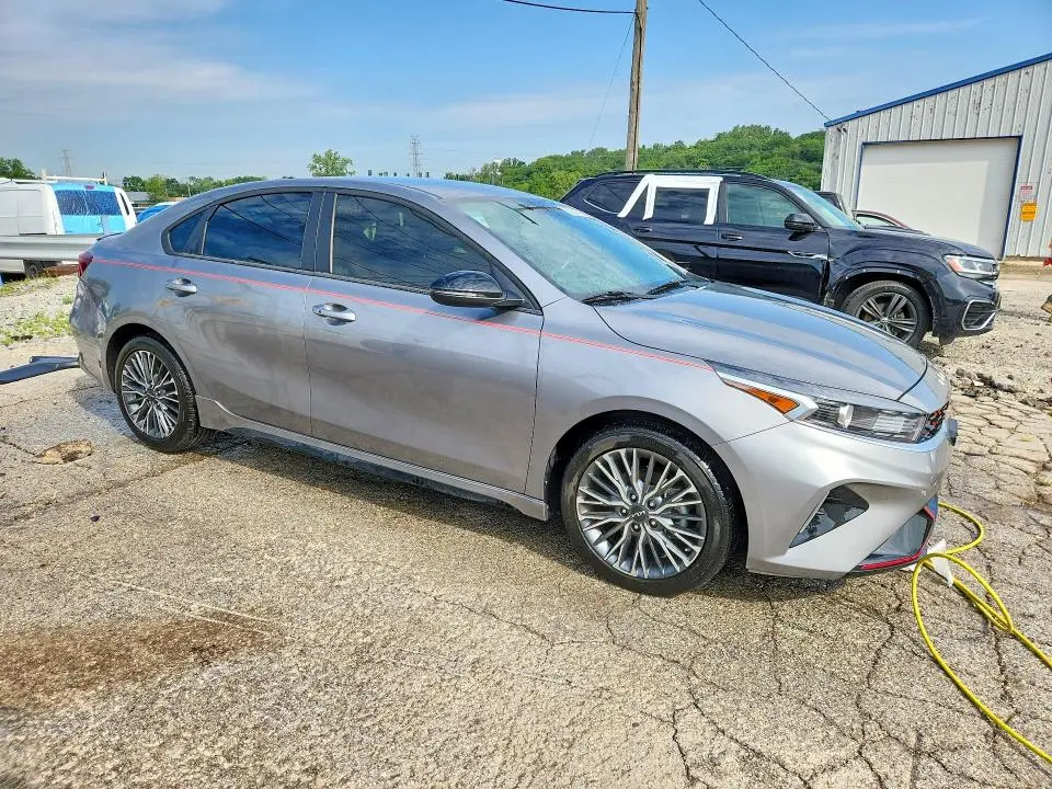 2024 KIA FORTE GT LINE  