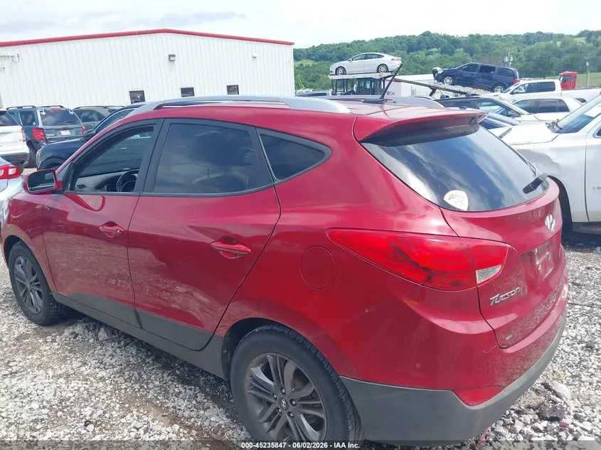 2015 HYUNDAI TUCSON SE