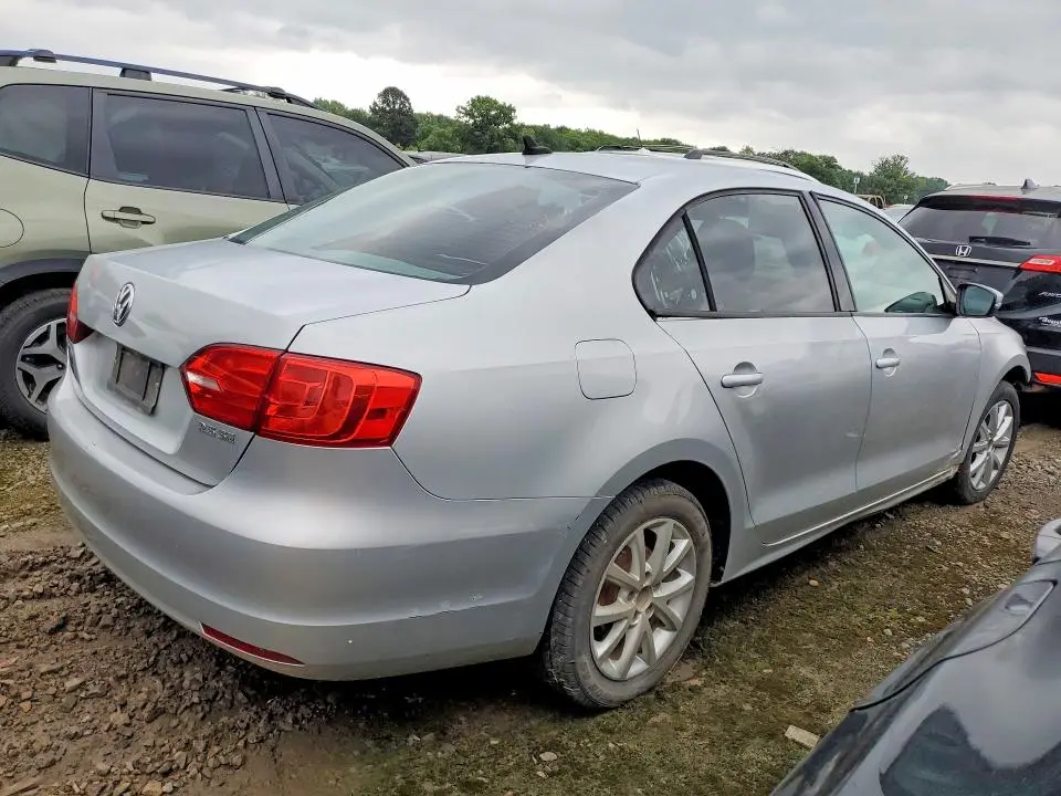 2012 VOLKSWAGEN JETTA SE  