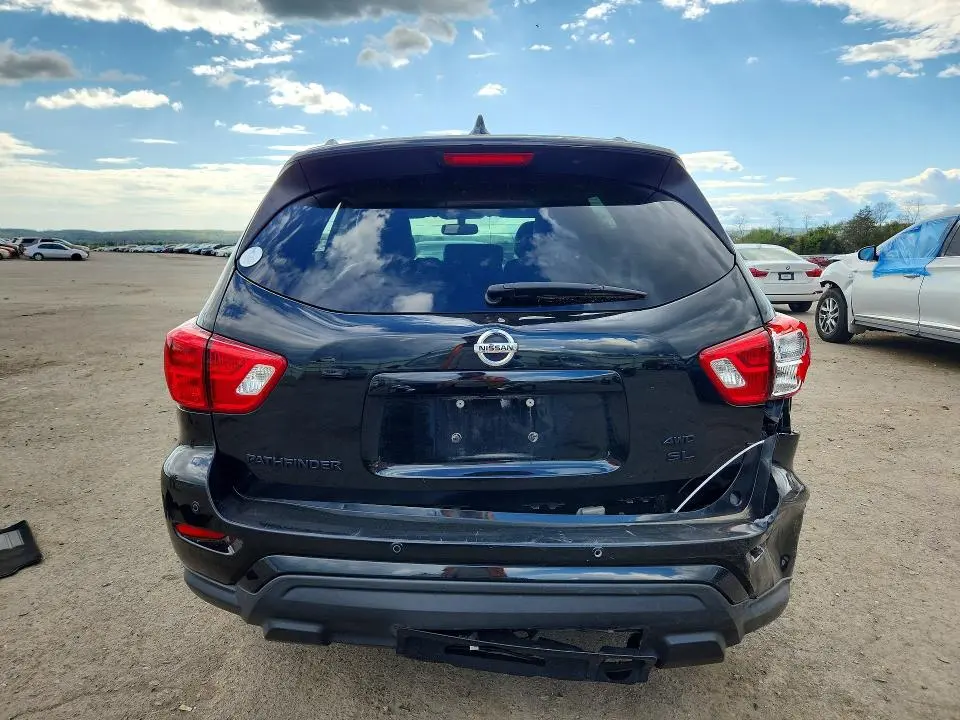 2019 NISSAN PATHFINDER SL  