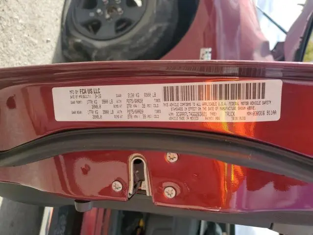 2016 RAM 1500 SLT  