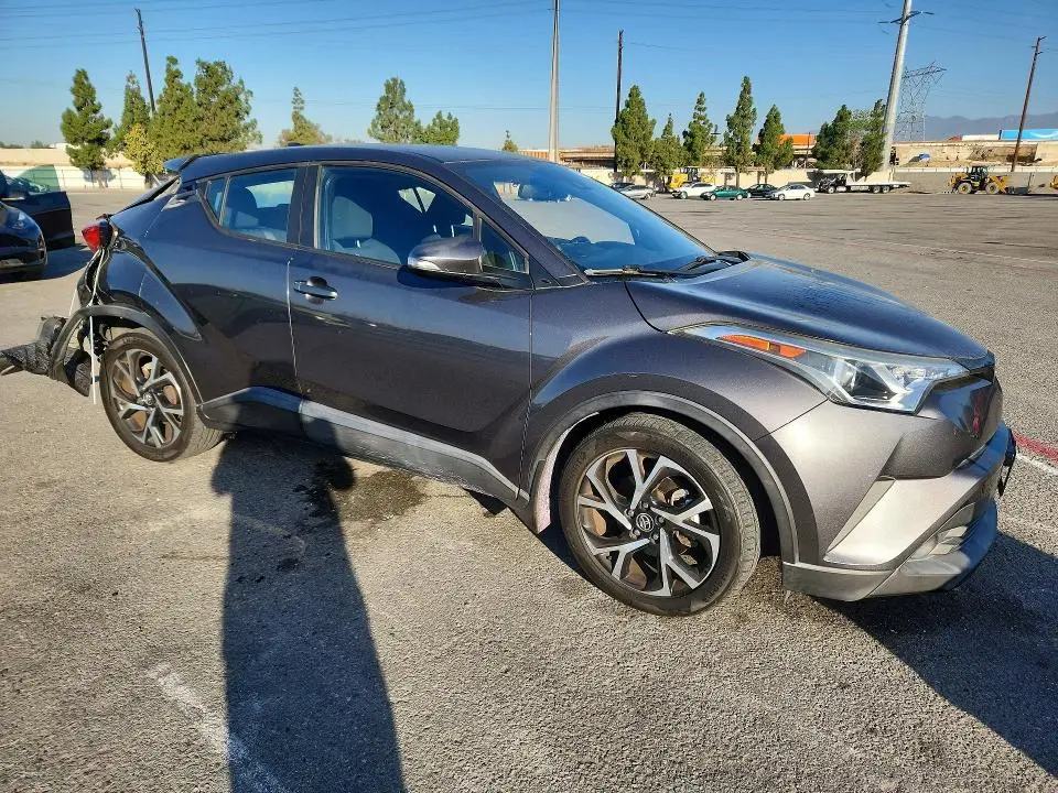 2018 TOYOTA C-HR XLE  