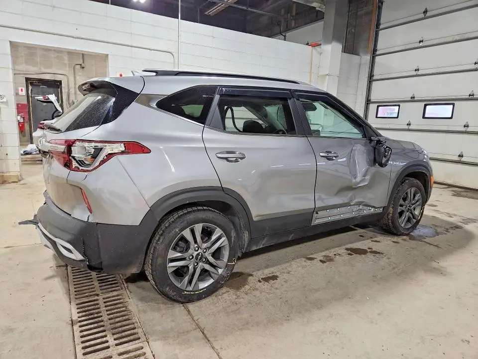 2022 KIA SELTOS S  