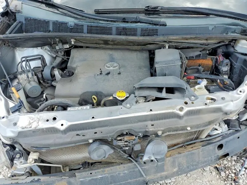 2014 TOYOTA SIENNA L 7-PASSENGER  