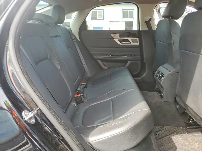 2018 JAGUAR XF PREMIUM  