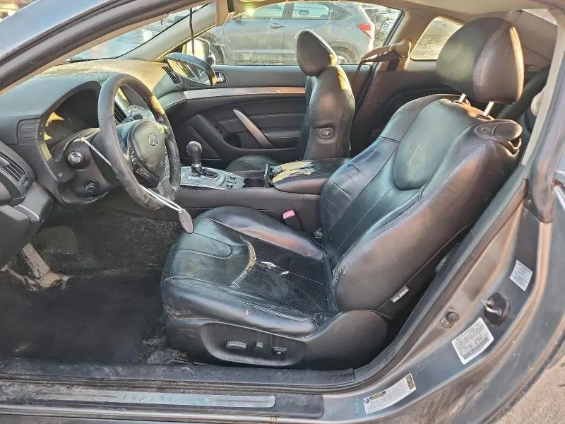 2011 INFINITI G37   