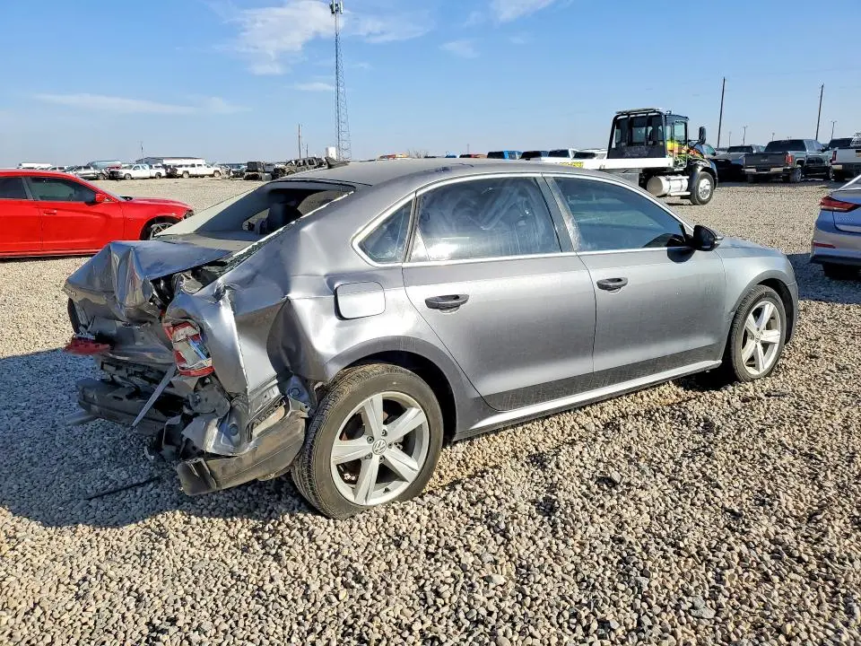 2012 VOLKSWAGEN PASSAT SE  