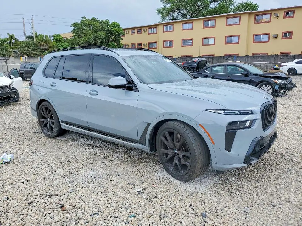 2025 BMW X7 XDRIVE40I  