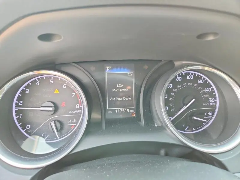 2018 TOYOTA CAMRY SE  