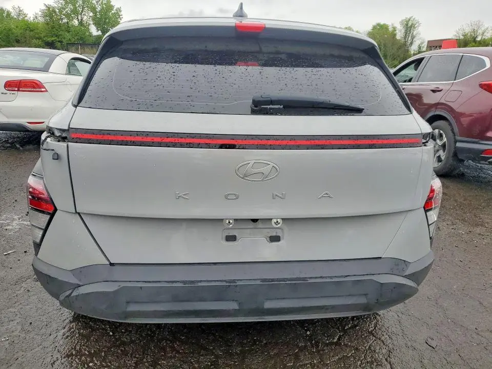 2024 HYUNDAI KONA SE  