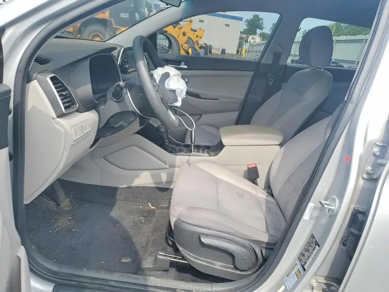 2021 HYUNDAI TUCSON SE  