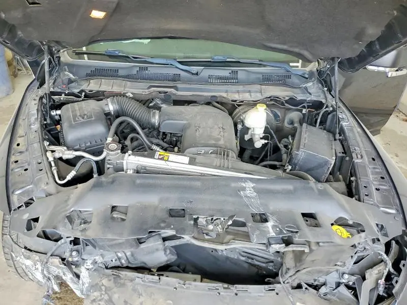 2016 RAM 1500 SLT  