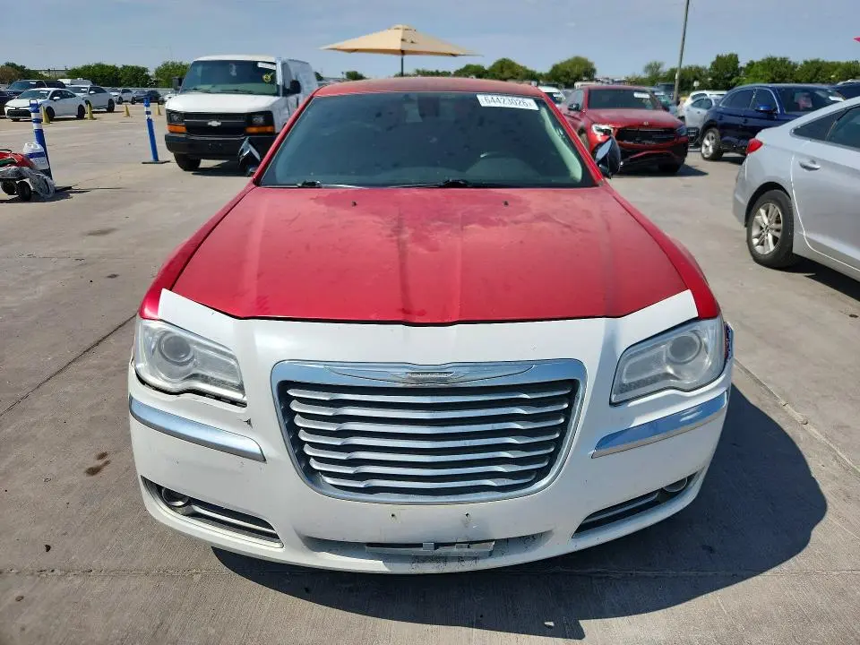 2017 CHRYSLER 300 LIMITED  