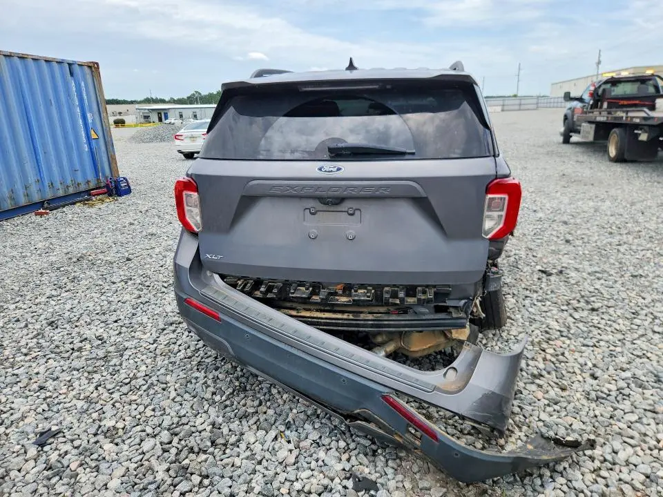 2021 FORD EXPLORER XLT  