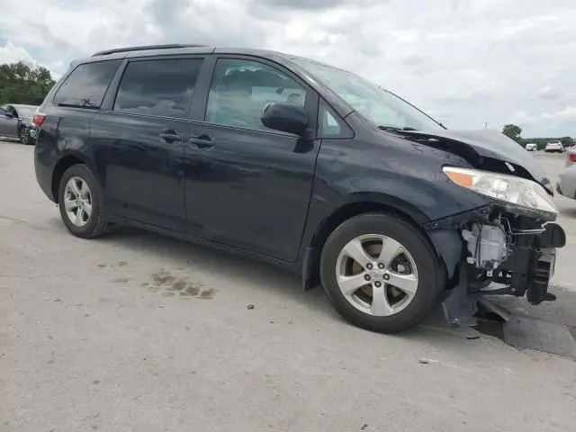 2017 TOYOTA SIENNA LE  