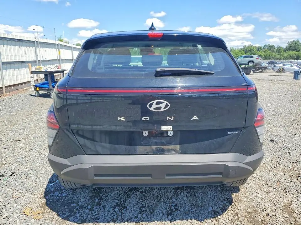 2025 HYUNDAI KONA SE  