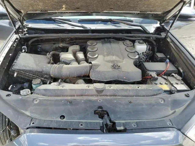 2023 TOYOTA 4RUNNER SE  