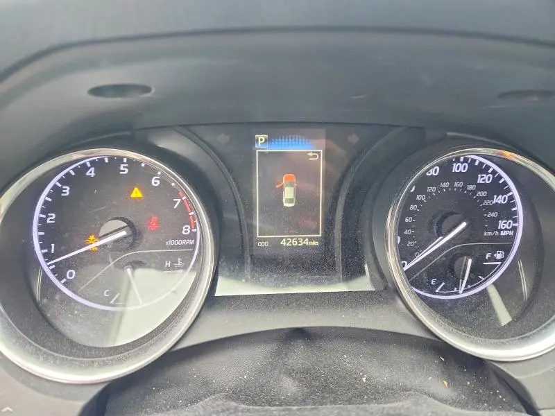 2019 TOYOTA CAMRY SE  