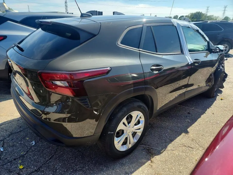 2024 CHEVROLET TRAX LS  