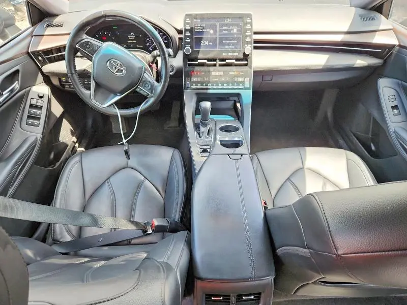 2019 TOYOTA AVALON XLE  