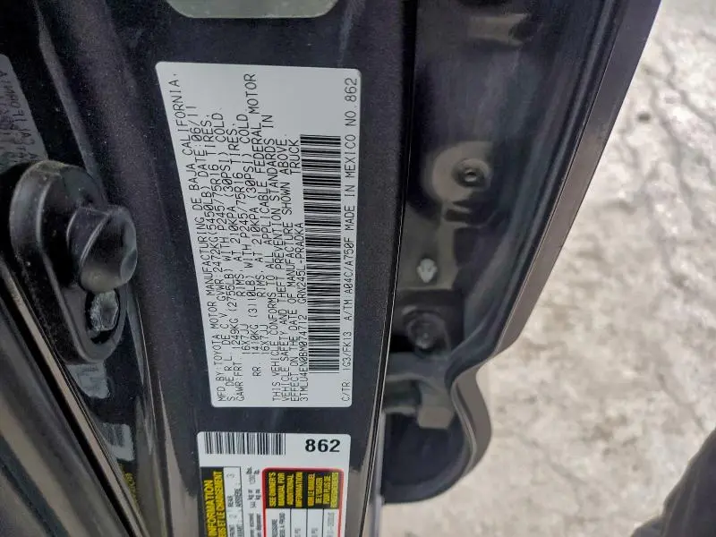 2011 TOYOTA TACOMA V6  